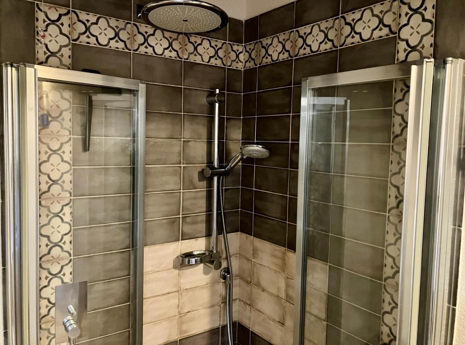 Appartamento Deluxe con 2 Camere da Letto e Vista Giardino